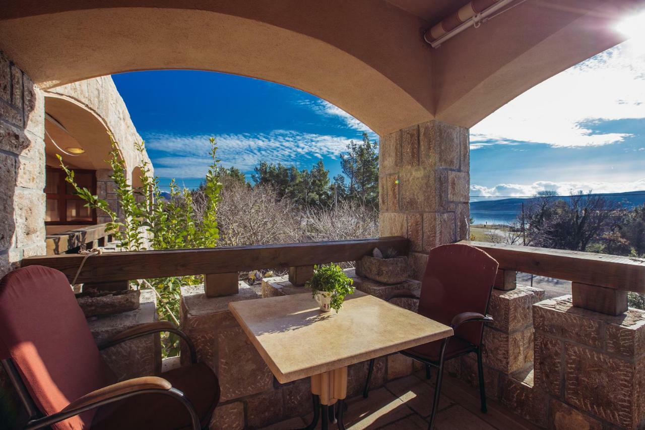 Apartmani I Sobe Dinko Starigrad Exterior photo