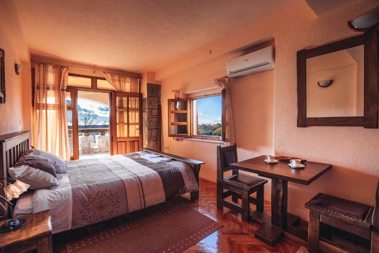 Apartmani I Sobe Dinko Starigrad Exterior photo