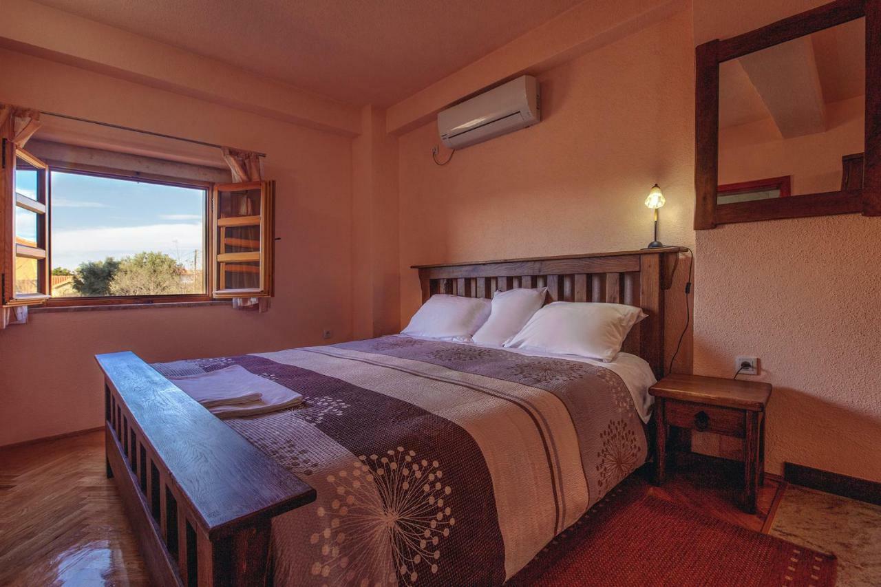 Apartmani I Sobe Dinko Starigrad Exterior photo