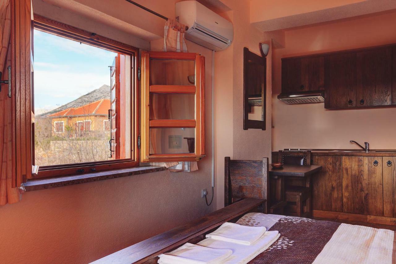 Apartmani I Sobe Dinko Starigrad Exterior photo