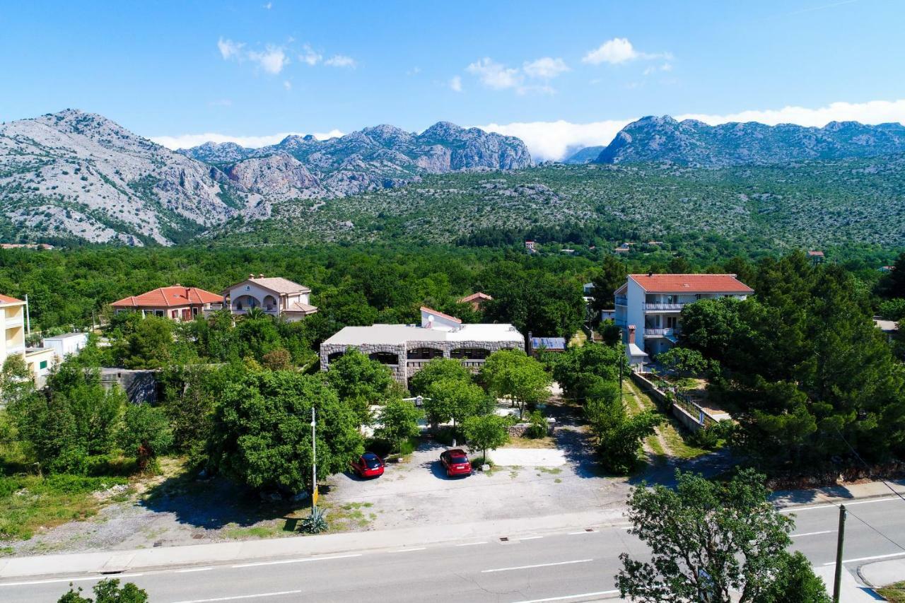 Apartmani I Sobe Dinko Starigrad Exterior photo